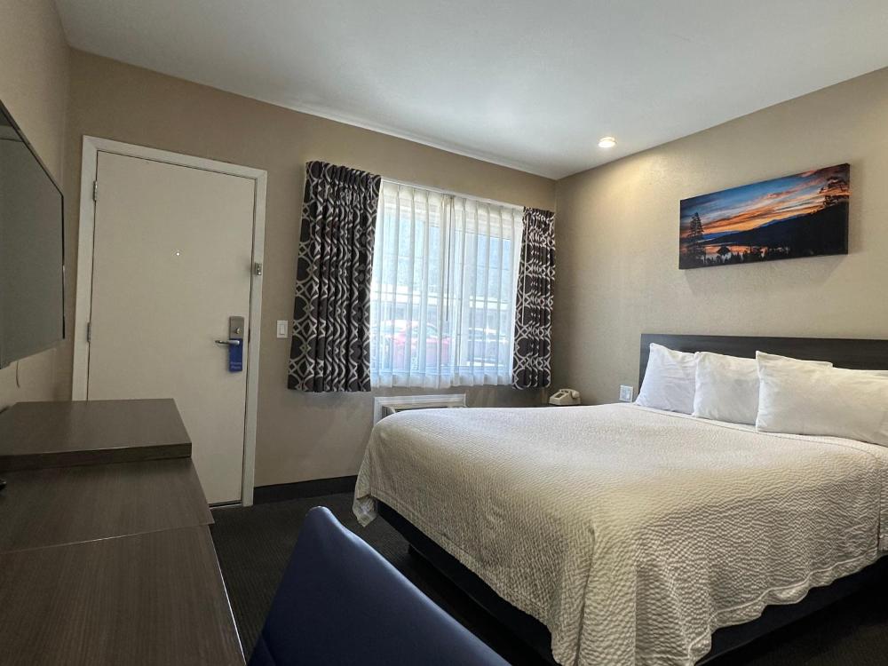 Superior Queen Room interior